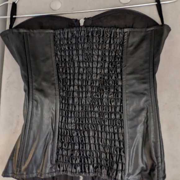 Slim Black Bustier - Picture 2 of 3